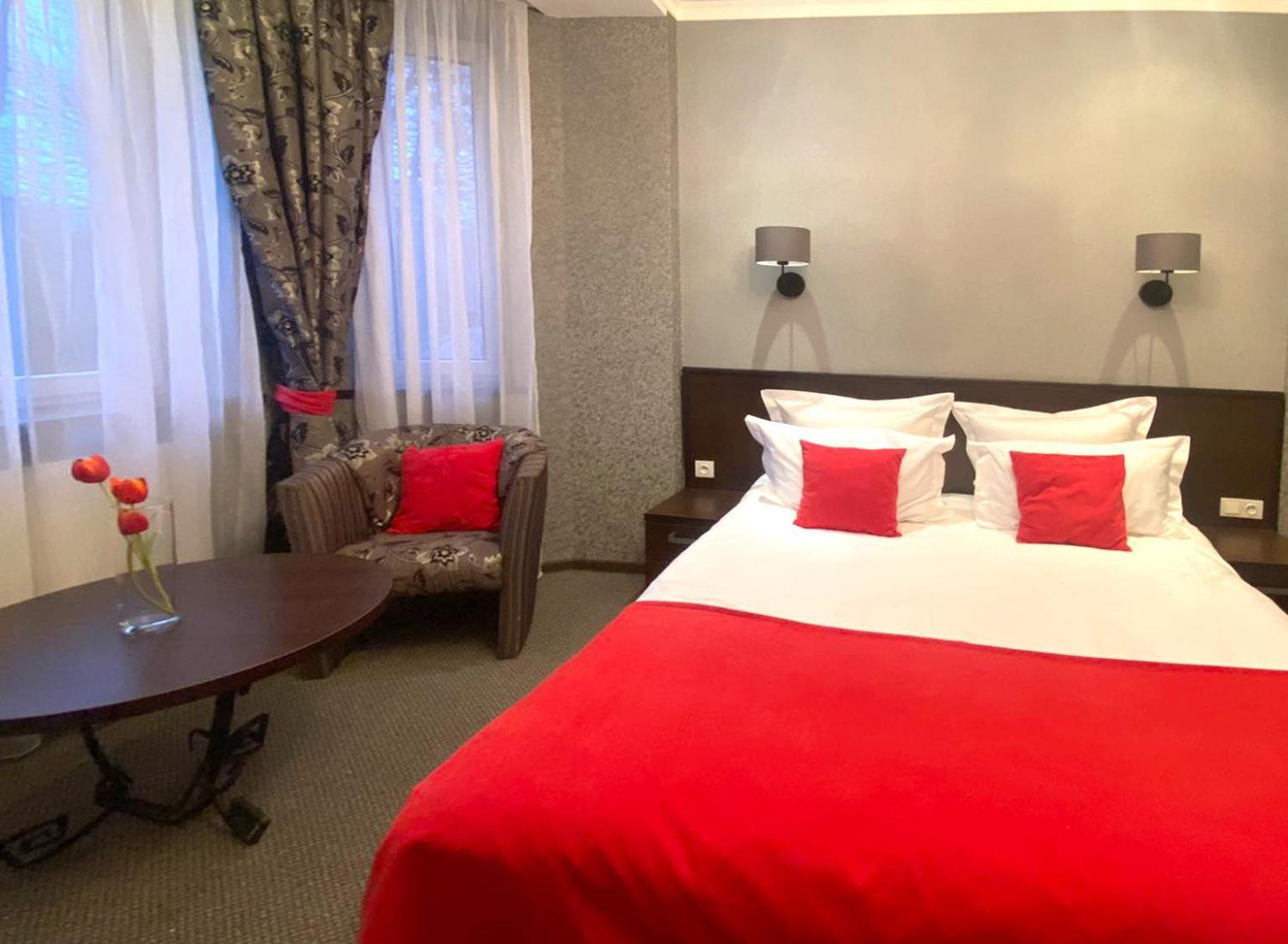 Eney Boutique Hotel Lemberg Zimmer foto