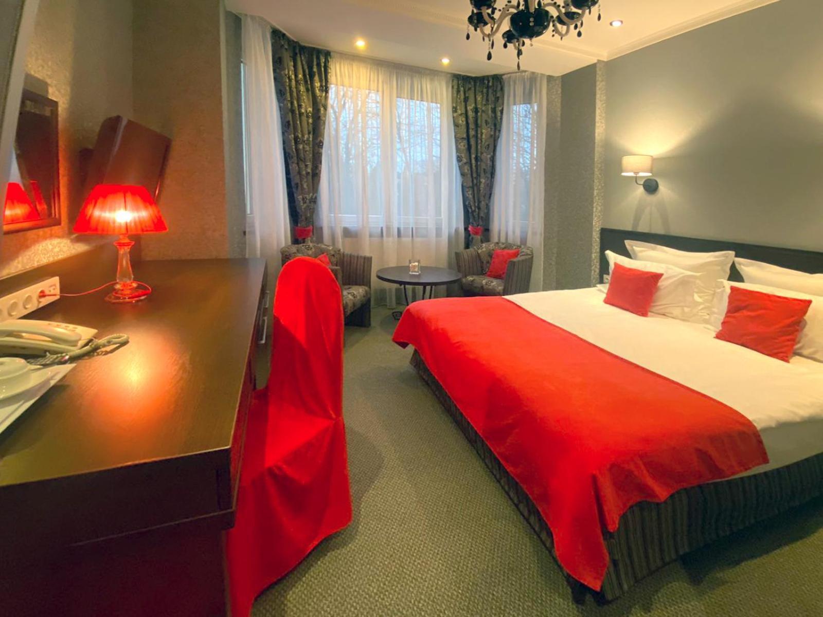 Eney Boutique Hotel Lemberg Zimmer foto