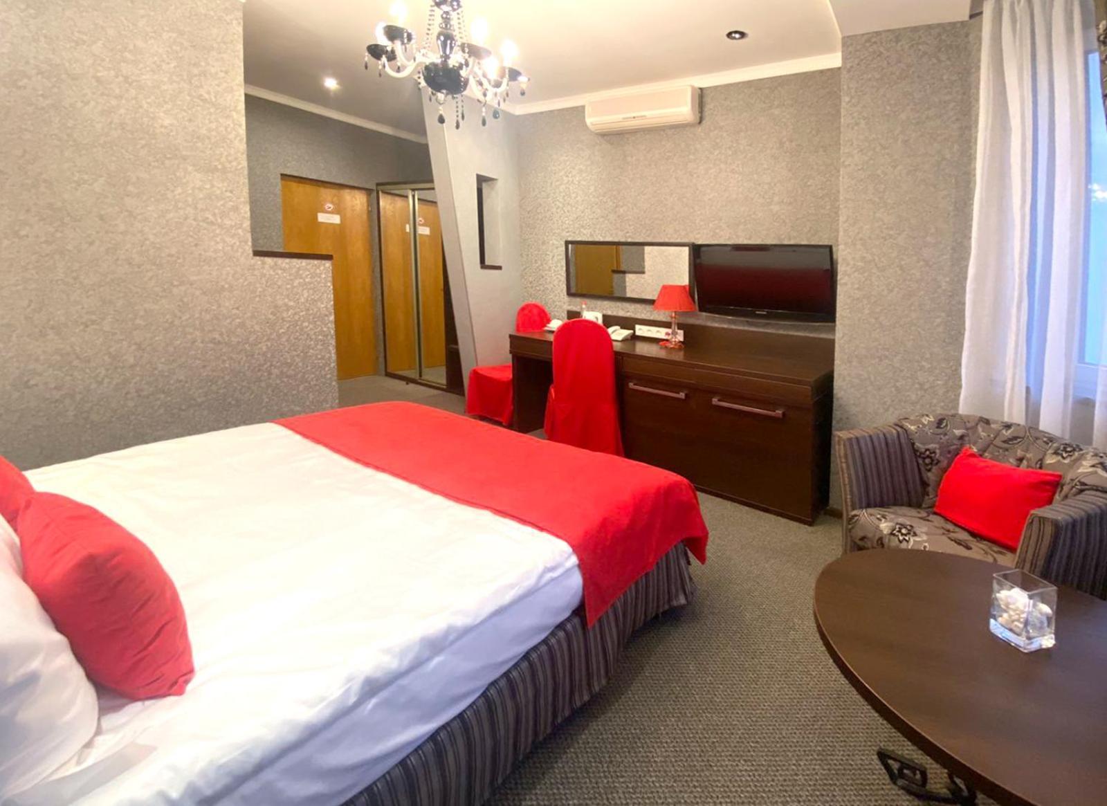 Eney Boutique Hotel Lemberg Zimmer foto