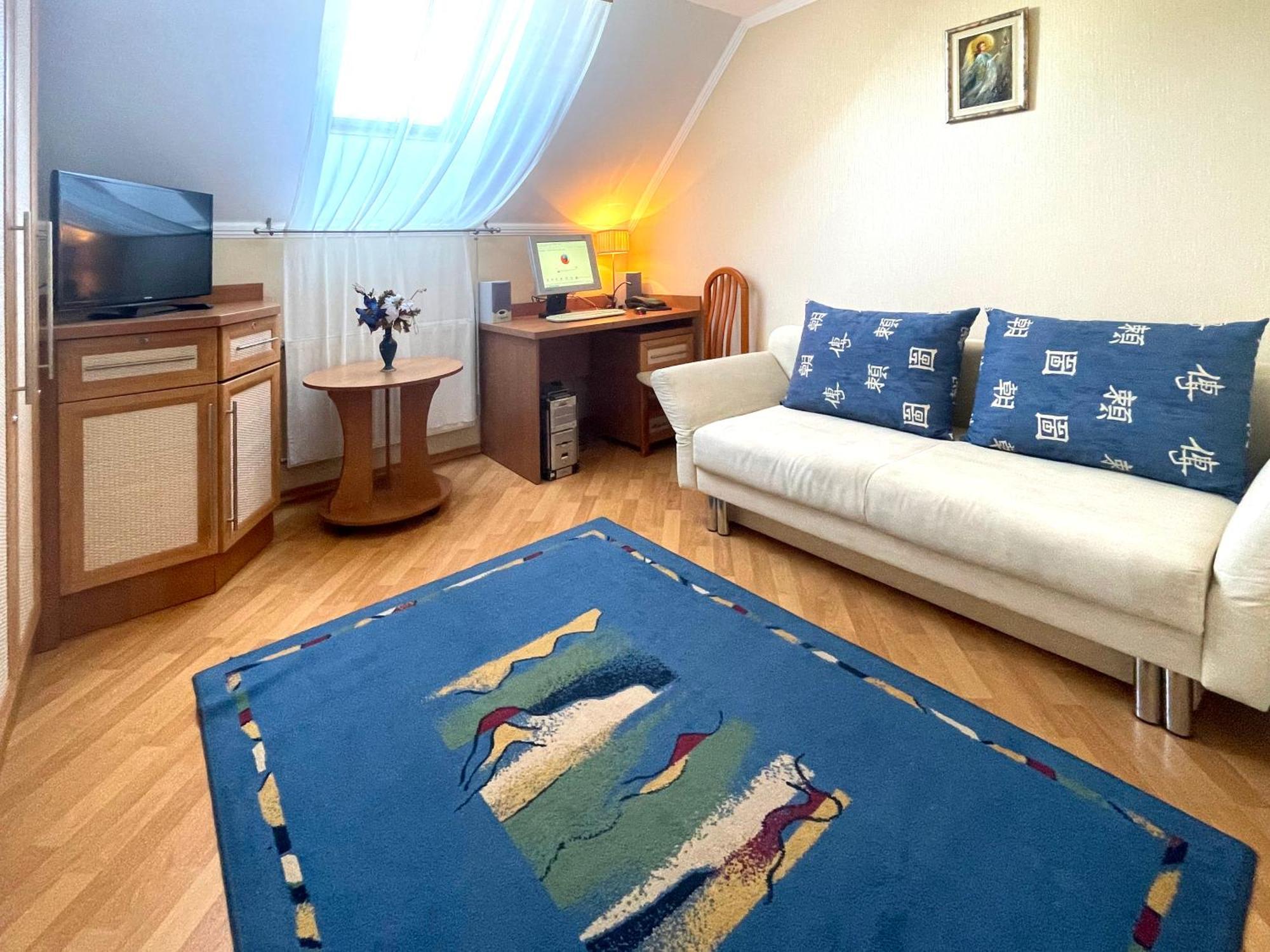 Eney Boutique Hotel Lemberg Zimmer foto