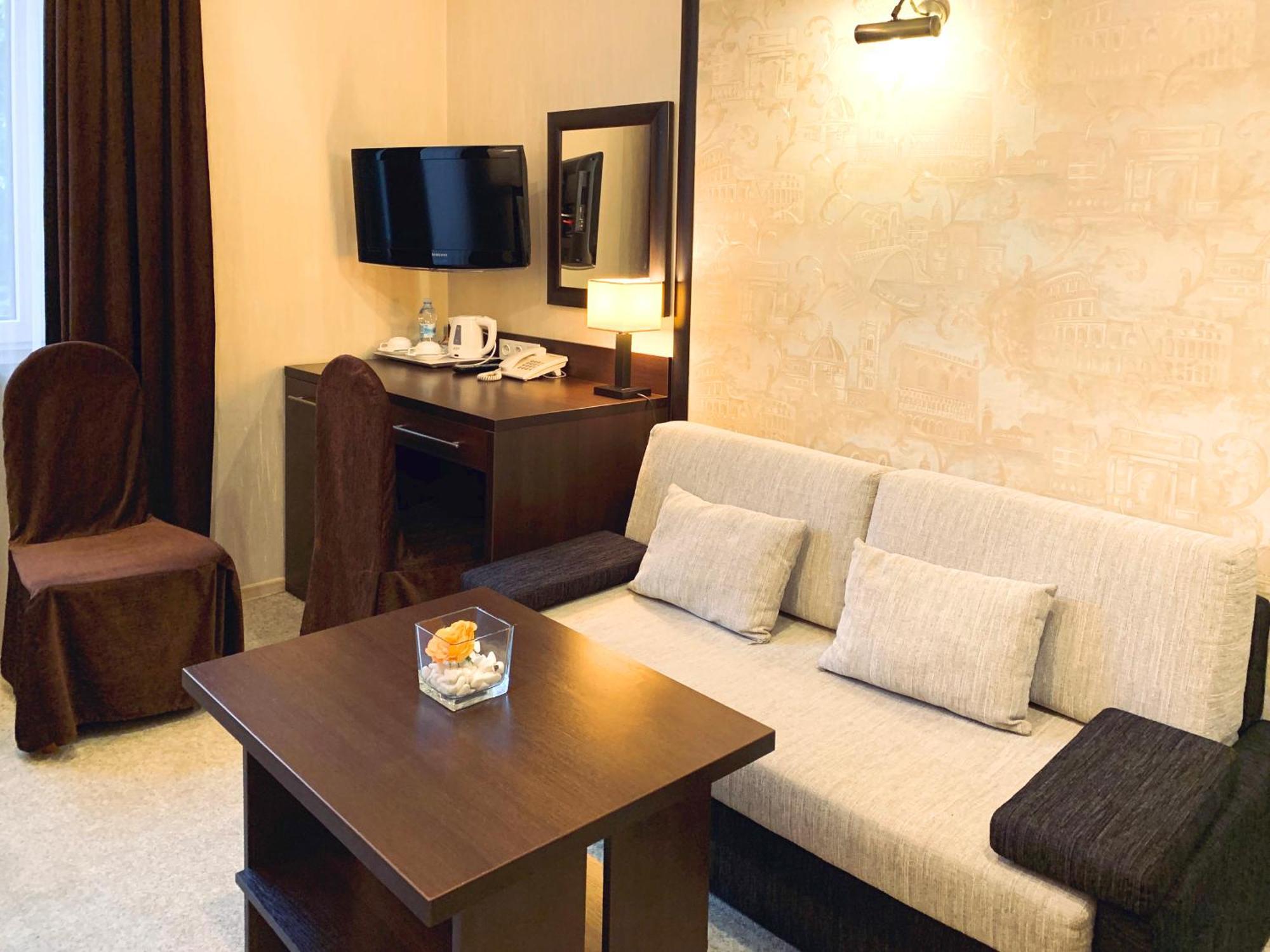 Eney Boutique Hotel Lemberg Zimmer foto