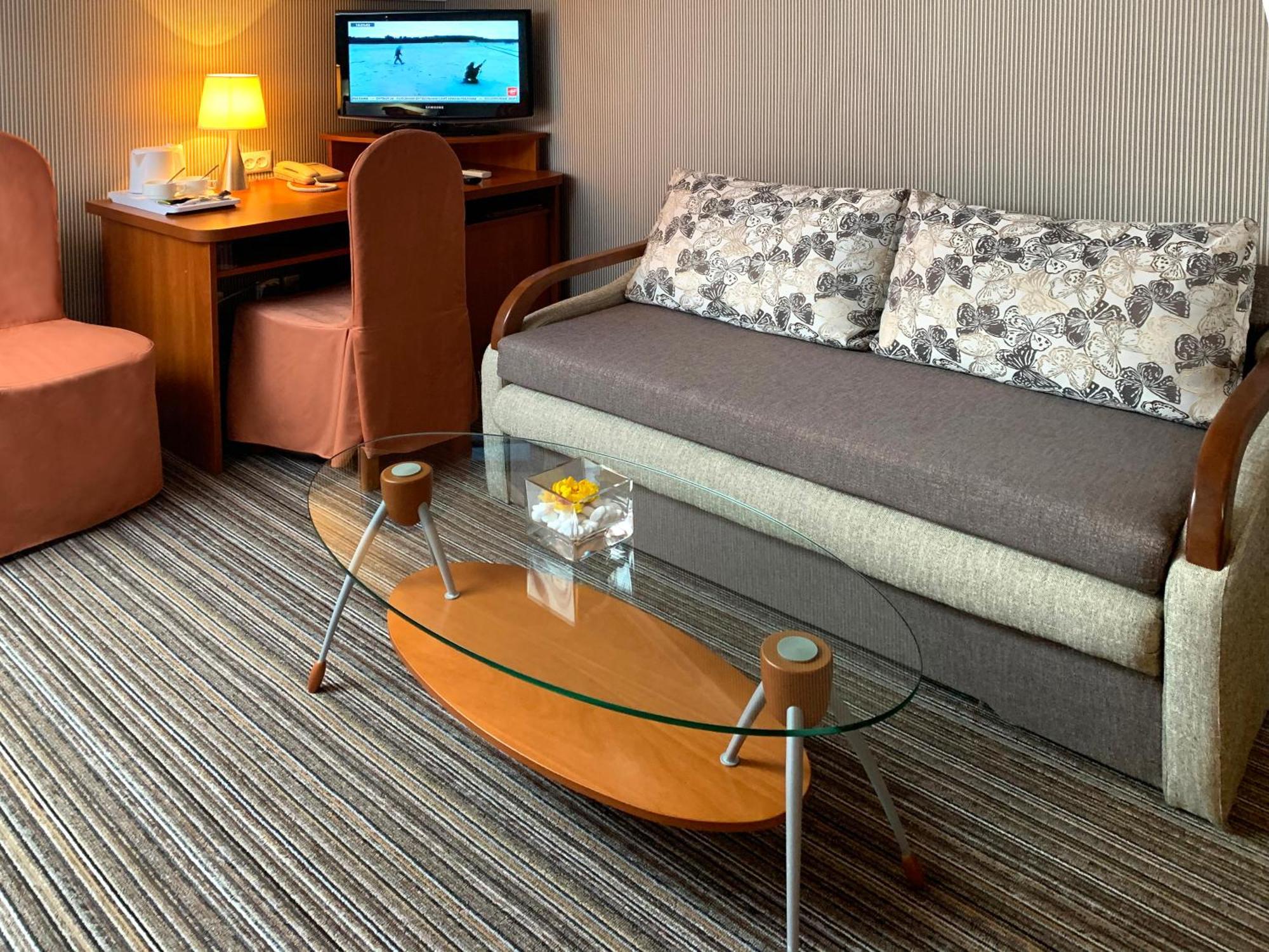 Eney Boutique Hotel Lemberg Zimmer foto